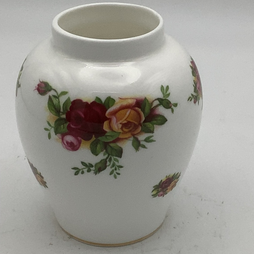 Vintage Royal Albert England Old Country Roses Miniature Vase